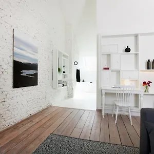 Maison Nationale Flats&suites Couette-café